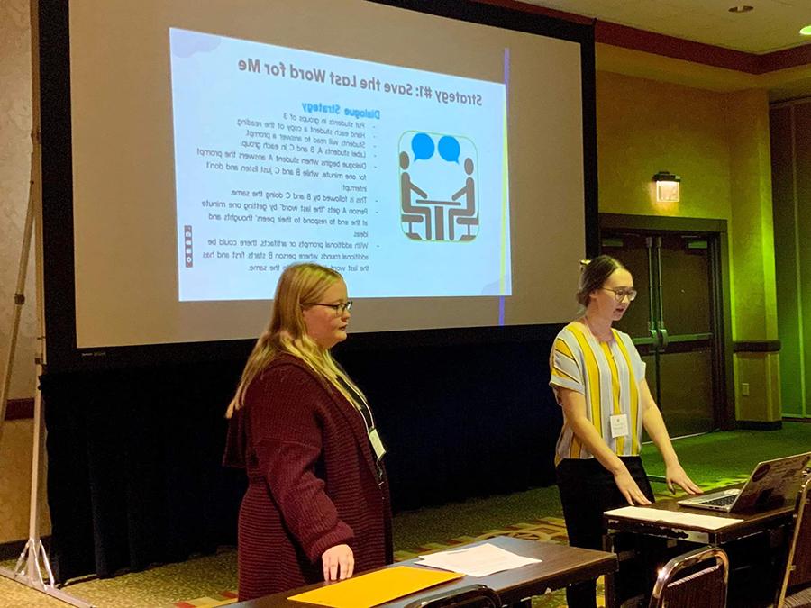 Megan Trussell和Alyssa Wright出席了在斯普林菲尔德举行的密苏里州社会研究委员会会议. (提交的图)